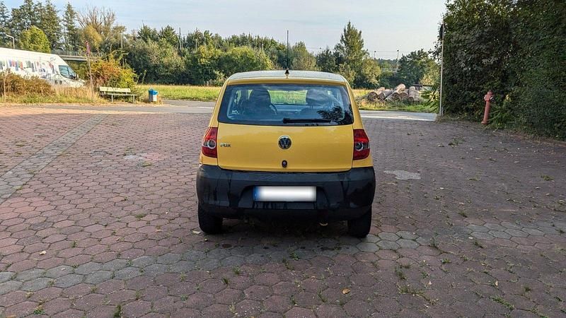 Gebraucht VW Fox 54 PS (39 kW) 2007 Gelb Kleinwagen