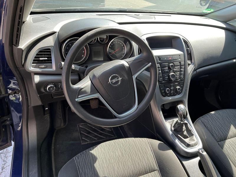 Second-hand Opel Astra 116 CP (85 kW) 2014 Albastru Break