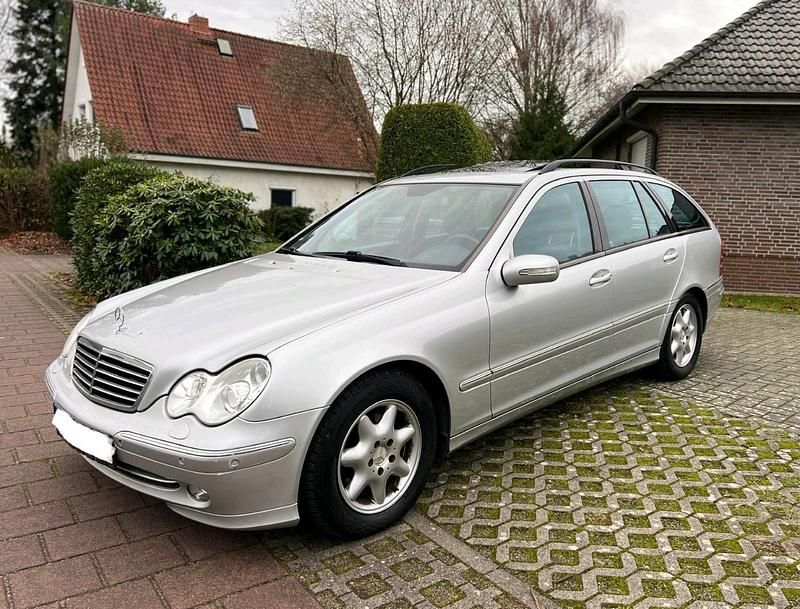 Silber Gebraucht 2004 Mercedes C220 Kombi | 2.400 € (Fairer Preis) - Bild 1/4