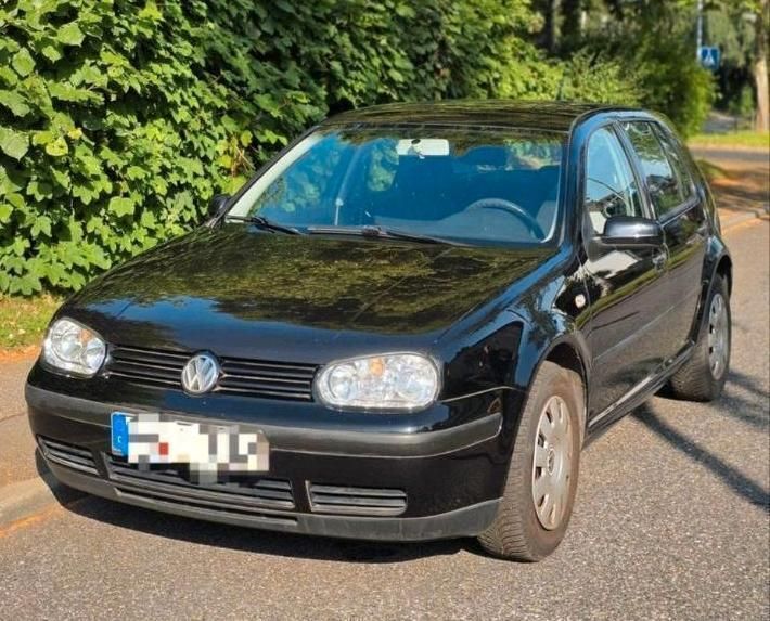 Schwarz Gebraucht 2002 VW Golf IV Kleinwagen | 450 € (Superpreis) - Bild 1/4