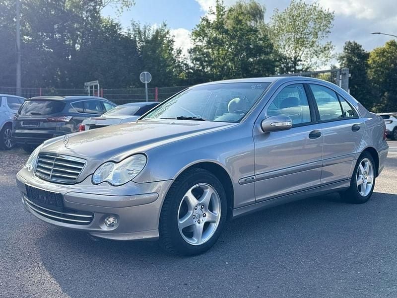 Silber Gebraucht 2004 Mercedes C180 Limousine | 3.999 € (Fairer Preis) - Bild 1/4
