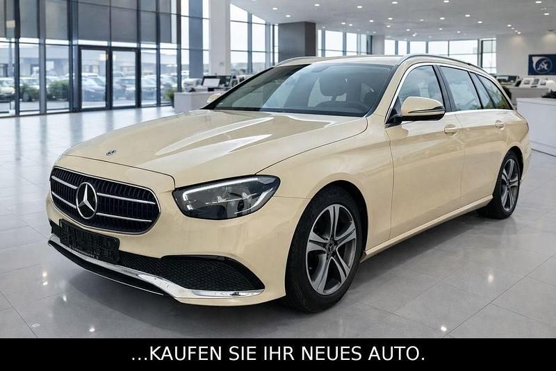 Gebraucht Mercedes E200 160 PS (117 kW) 2023 Beige Kombi