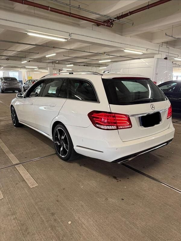 Gebraucht Mercedes E250 Elegance 204 PS (150 kW) 2015 Weiß Kombi