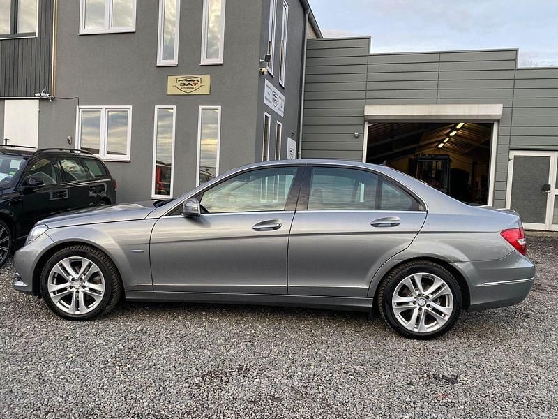 Silber Gebraucht 2011 Mercedes C200 Limousine | 6.990 € (Guter Preis) - Bild 1/4
