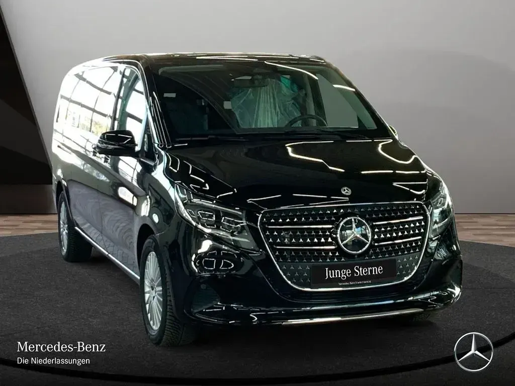 Gebraucht Mercedes V300 Avantgarde 237 PS (174 kW) 2025 Schwarz Van / Kleinbus