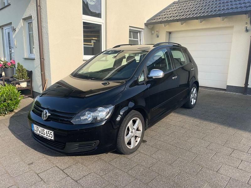 Schwarz Gebraucht 2011 VW Golf Plus Trendline Van / Kleinbus | 3.700 € (Superpreis) - Bild 1/4