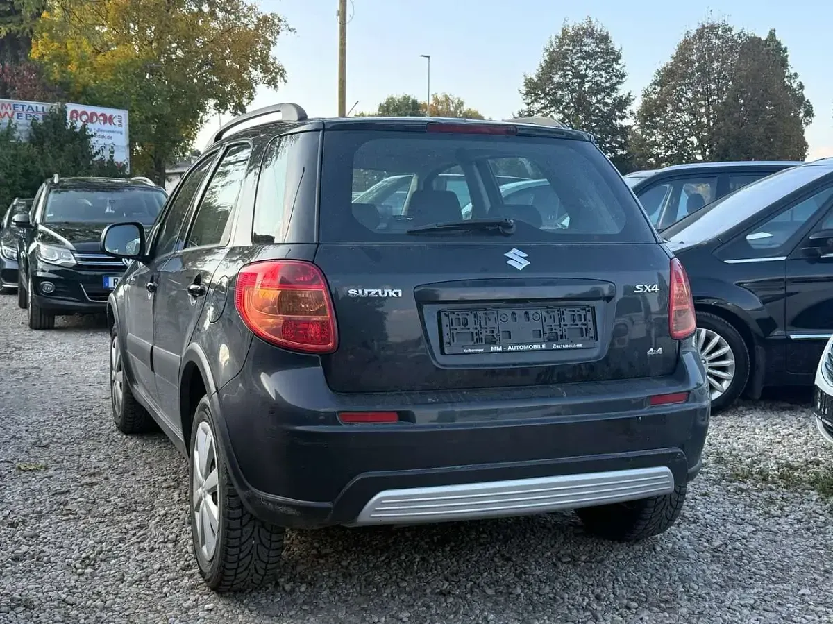 Gebraucht Suzuki SX4 Club 107 PS (78 kW) 2006 Schwarz SUV