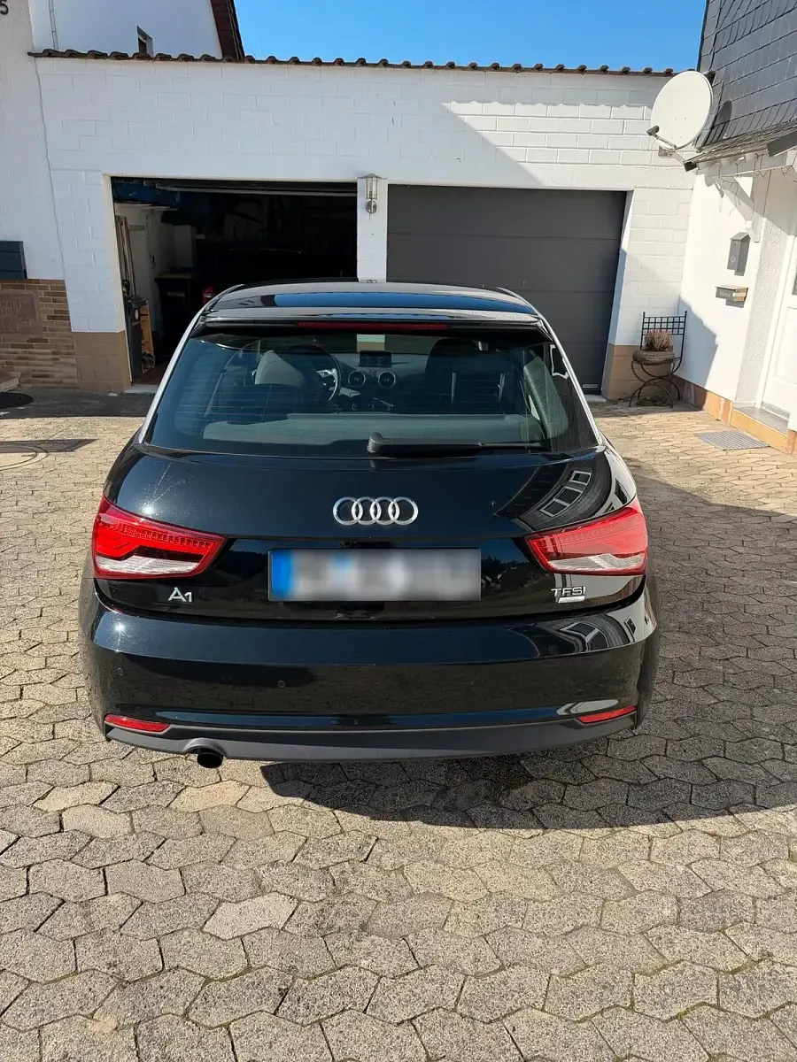 Gebraucht Audi A1 82 PS (60 kW) 2017 Schwarz Kleinwagen