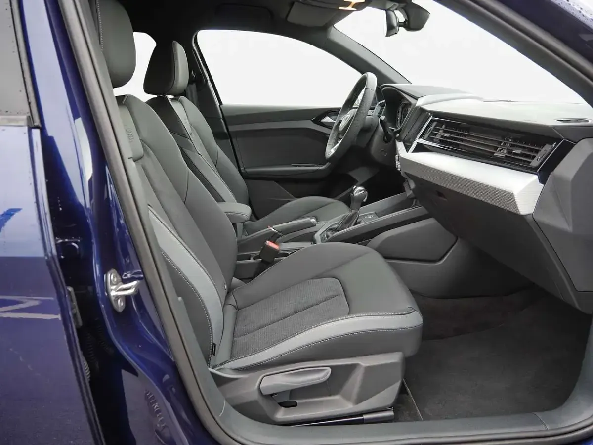 Gebraucht Audi A1 S-Line 150 PS (110 kW) 2025 Navarrablau metallic SUV