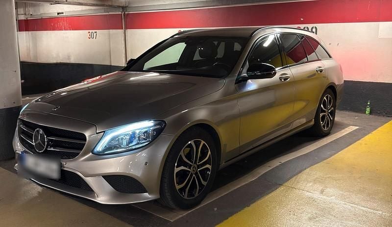 Silber Gebraucht 2019 Mercedes C220 Avantgarde Kombi | 21.150 € (Fairer Preis) - Bild 1/4