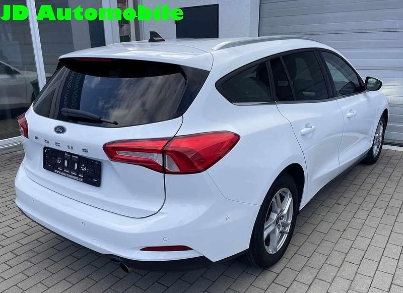 Gebraucht Ford Focus 150 PS (110 kW) 2021 Frozen white Kombi