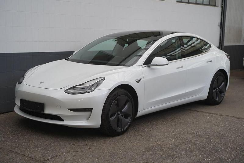 Gebraucht Tesla Model 3 Standard Range 225 kW (306 PS) 2019 Weiß Limousine