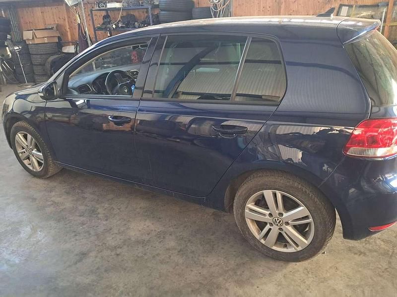 Gebraucht VW Golf VII 105 PS (77 kW) 2012 Blau Kleinwagen