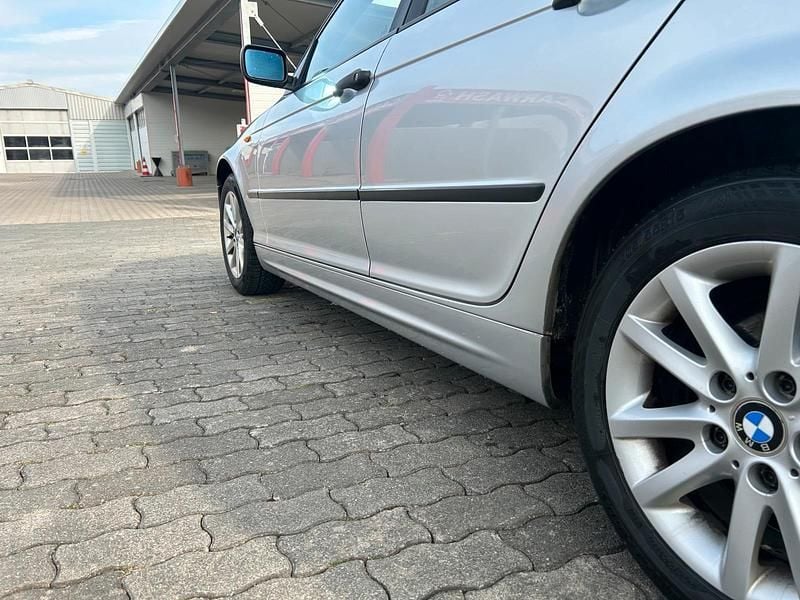 Gebraucht BMW 318 143 PS (105 kW) 2004 Silber Limousine