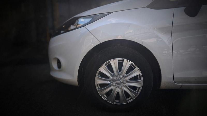 Gebraucht Ford Fiesta 60 PS (44 kW) 2012 Weiß Kleinwagen