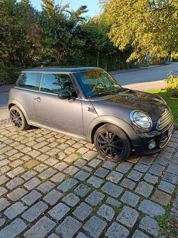 Grau Gebraucht 2012 Mini Cooper Kleinwagen | 5.800 € (Fairer Preis) - Bild 1/4