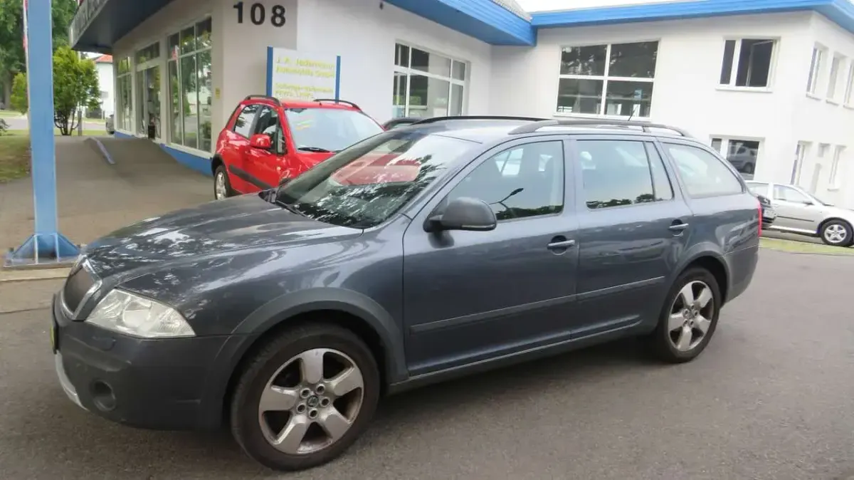 Gebraucht Skoda Octavia Scout Scout 4x4 140 PS (102 kW) 2009 Anthracitegrau metallic Kombi