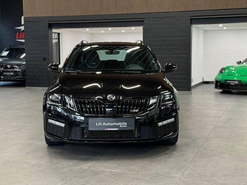 Schwarz Gebraucht 2019 Skoda Octavia RS Kombi | 25.990 € (Etwas zu teuer) - Bild 1/4