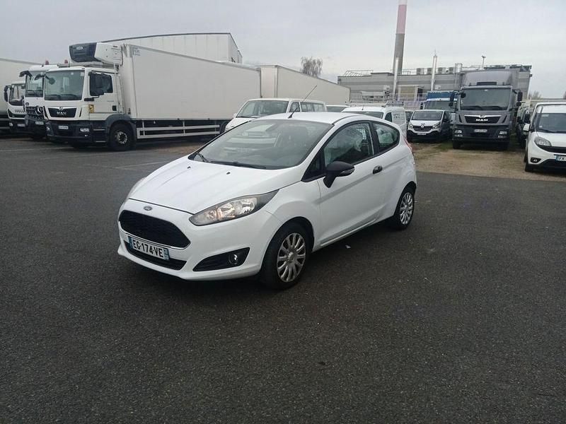 Gebraucht Ford Fiesta 75 PS (55 kW) 2016 Weiß Pickup
