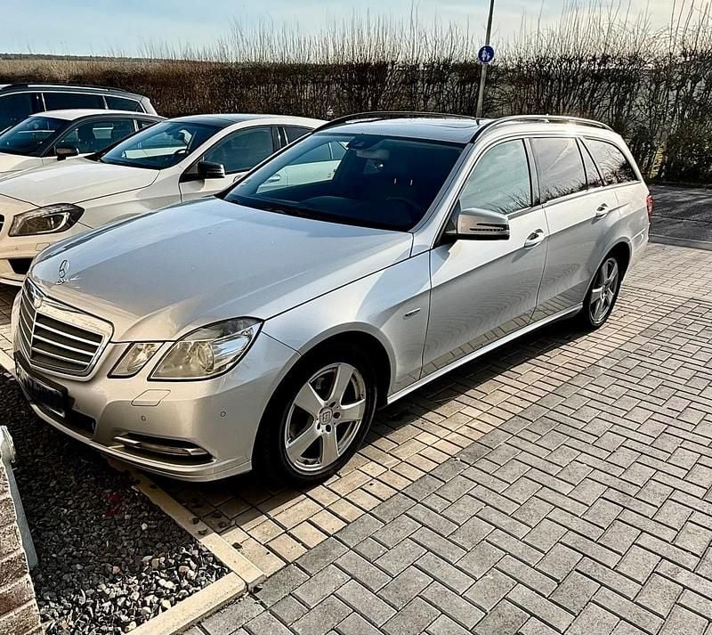 Silber Gebraucht 2010 Mercedes E220 Kombi | 6.100 € (Superpreis) - Bild 1/4