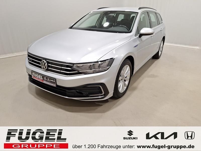 Reflexsilber metallic Gebraucht 2020 VW Passat GTE Kombi | 22.499 € (Guter Preis) - Bild 1/4