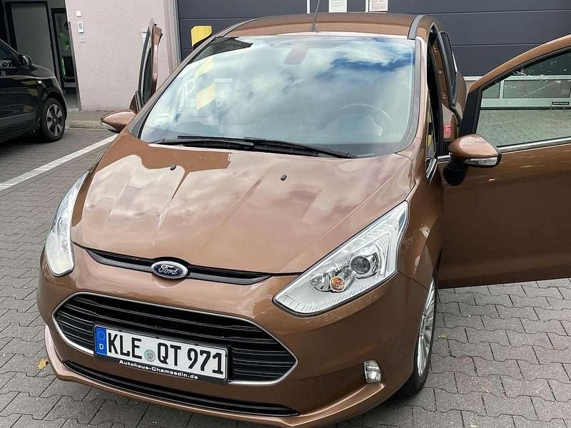 Braun Gebraucht 2012 Ford B-MAX Titanium Van / Kleinbus | 8.450 € (Teuer) - Bild 1/4