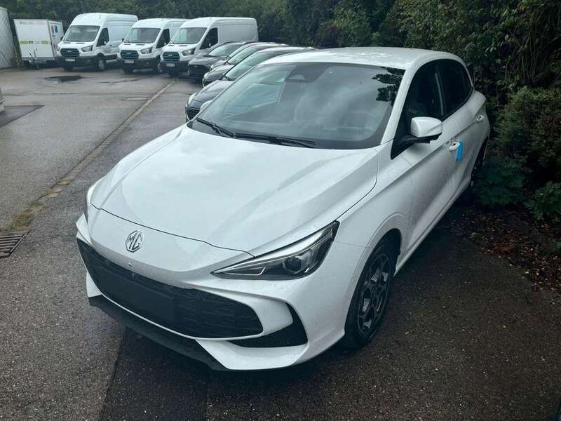 Gebraucht MG MG3 Luxury 194 PS (142 kW) 2024 Dover white Kleinwagen