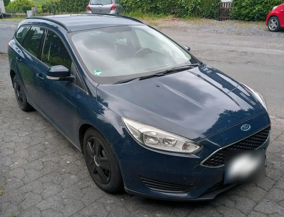 Gebraucht Ford Focus 101 PS (74 kW) 2015 Blau Kombi