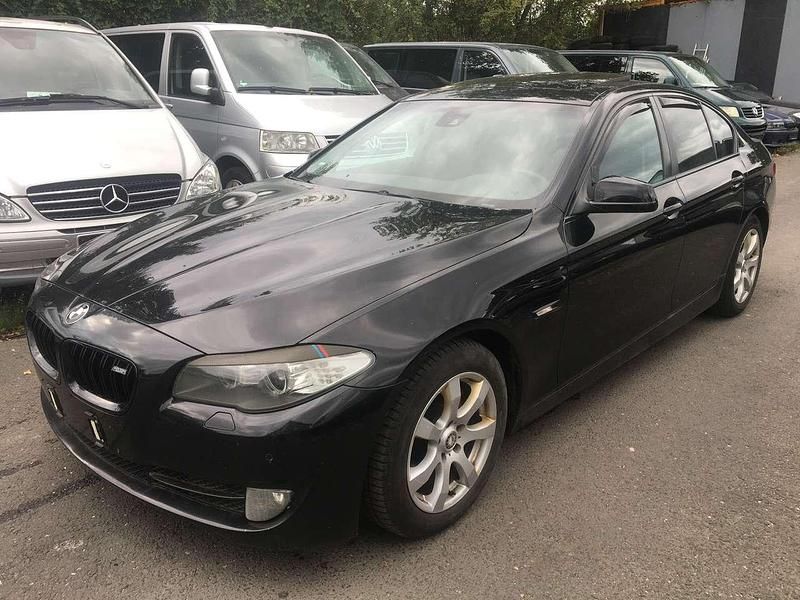 Schwarz 2 Gebraucht 2010 BMW 530 Limousine | 6.999 € (Superpreis) - Bild 1/4
