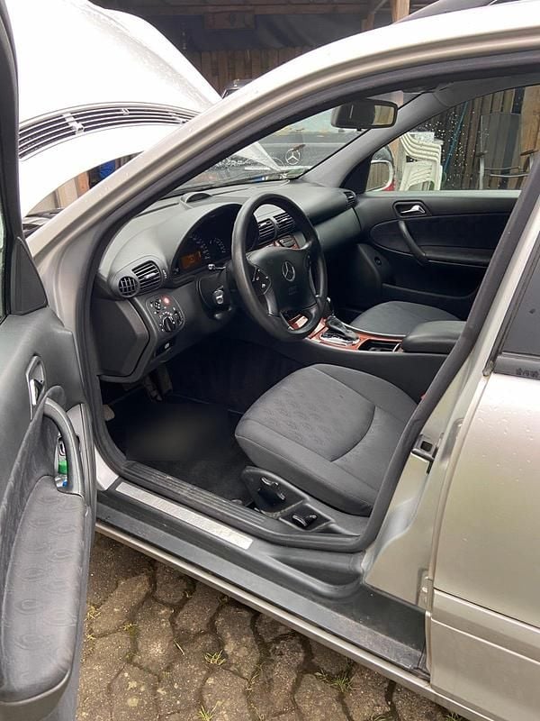 Gebraucht Mercedes C270 170 PS (125 kW) 2002 Grau Kombi