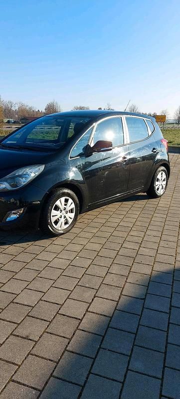 Gebraucht Hyundai ix20 90 PS (66 kW) 2012 Schwarz Kleinwagen