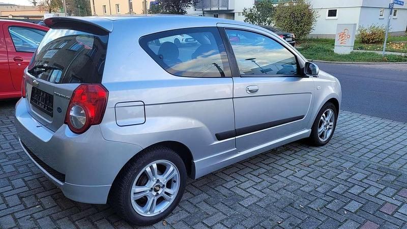 Gebraucht Chevrolet Aveo LT 101 PS (74 kW) 2009 Silber Limousine