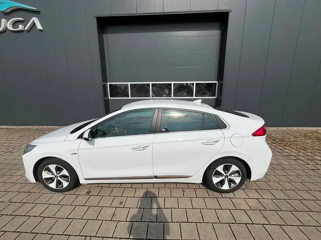 Gebraucht Hyundai Ioniq Style 88 kW (120 PS) 2019 Weiß Kleinwagen
