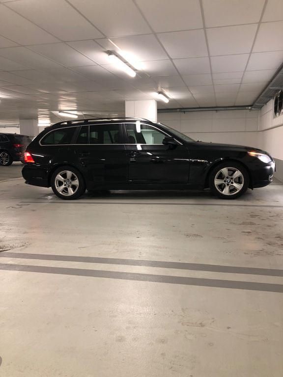 Gebraucht BMW 525 218 PS (160 kW) 2009 Schwarz Kombi