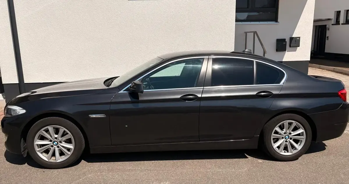 Gebraucht BMW 520 184 PS (135 kW) 2012 Grau Limousine