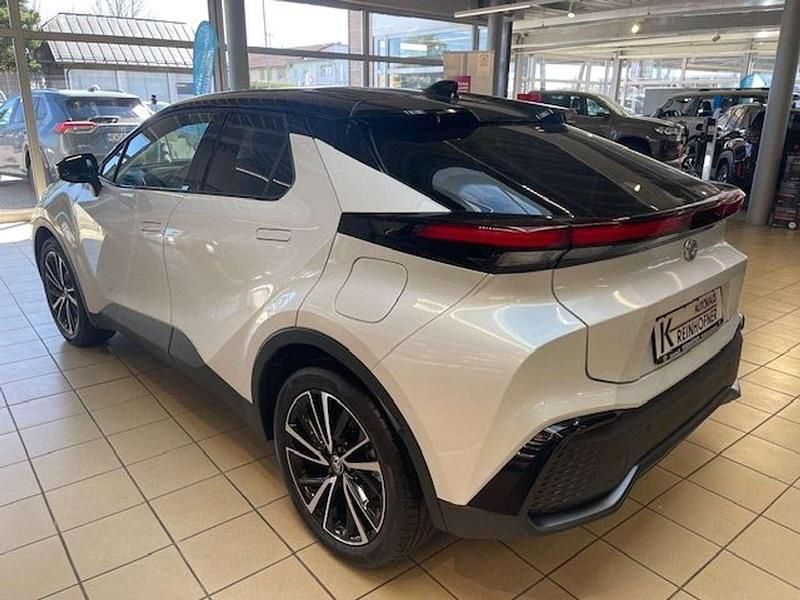 Neu Toyota C-HR Lounge 226 PS (166 kW) 2026 Platinumweiß perl/dach schw SUV