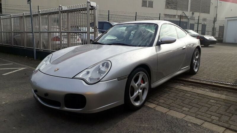 Silber metallic Gebraucht 2002 Porsche 911 Coupé | 34.995 € (Fairer Preis) - Bild 1/4