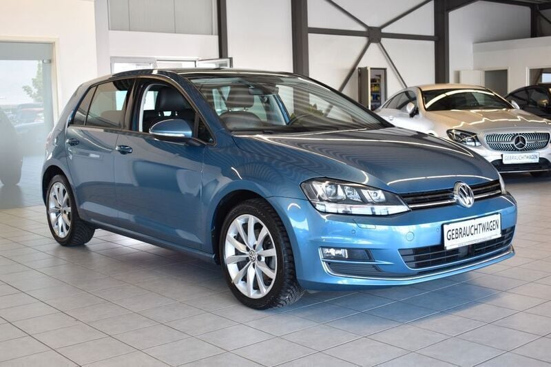 Blau Gebraucht 2016 VW Golf VII Highline Limousine | 13.999 € (Fairer Preis) - Bild 1/4