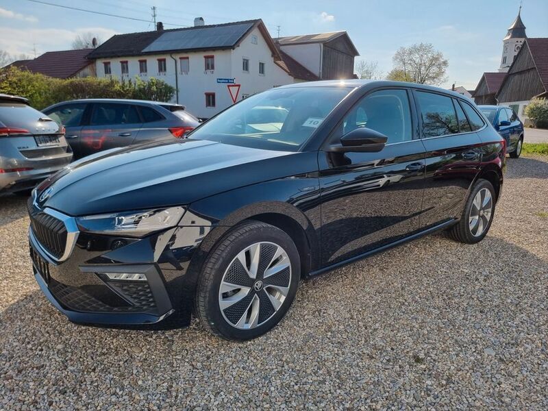 Schwarz Gebraucht 2024 Skoda Scala First Edition Kleinwagen | 22.990 € (Etwas zu teuer) - Bild 1/4