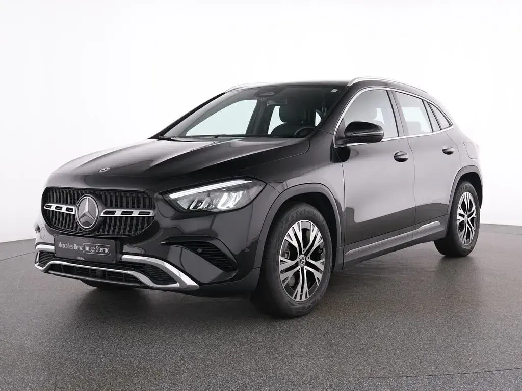 Gebraucht Mercedes GLA200 Progressive 163 PS (119 kW) 2025 Schwarz SUV