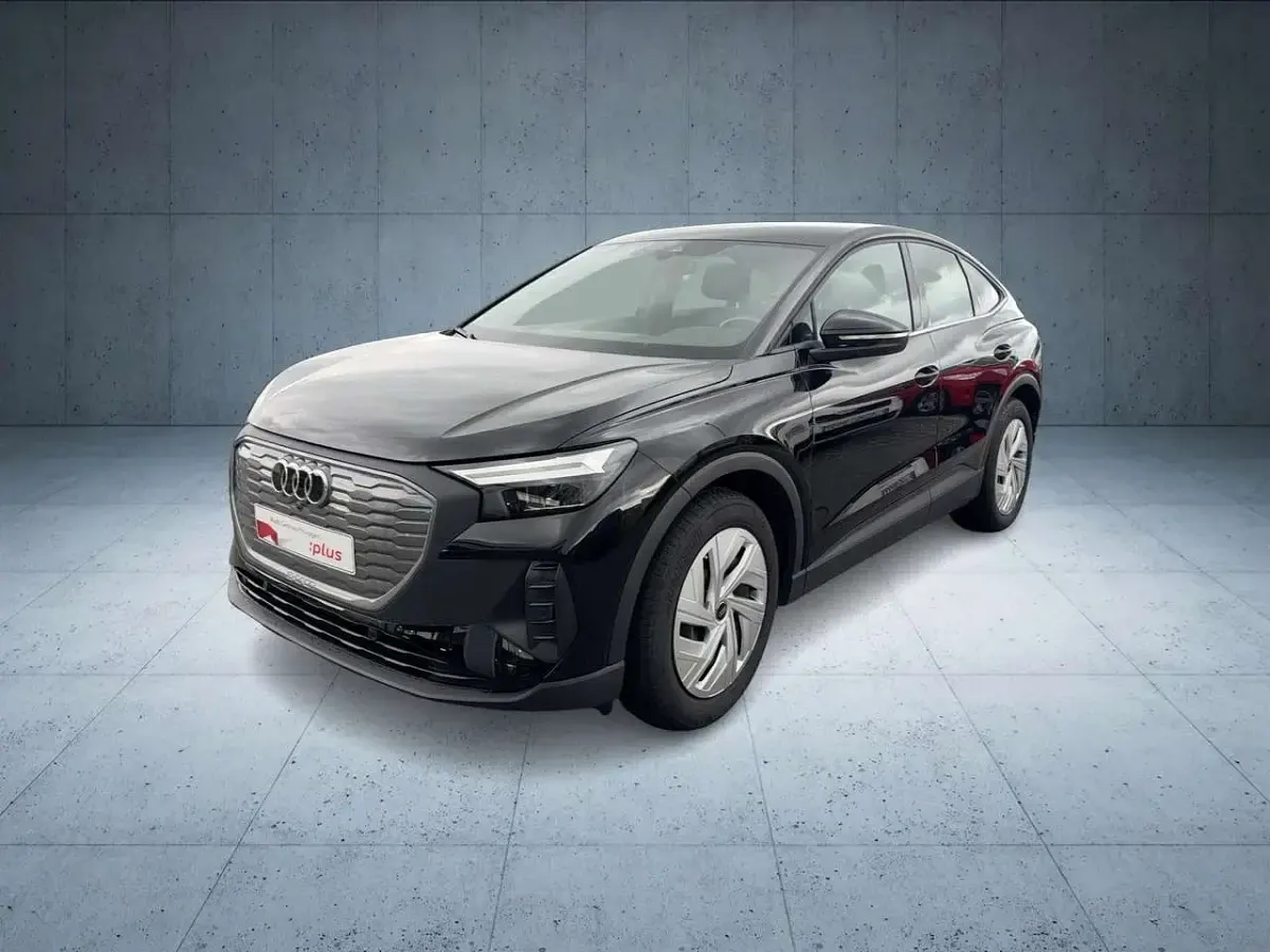 Gebraucht Audi Q4 Sportback e-tron Comfort 125 kW (170 PS) 2022 Mythosschwarz SUV