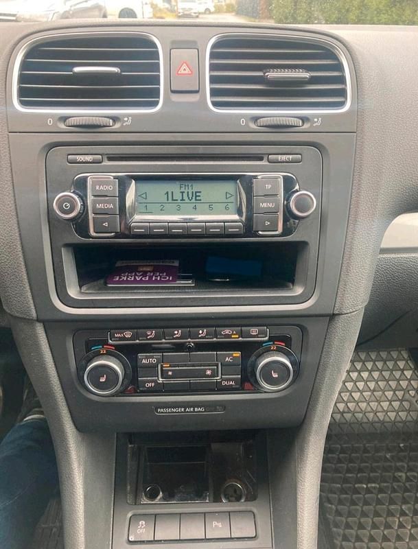 Gebraucht VW Golf VI 86 PS (63 kW) 2011 Silber Kleinwagen