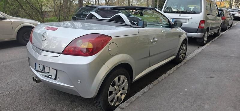 Gebraucht Opel Tigra 90 PS (66 kW) 2007 Silber Cabrio