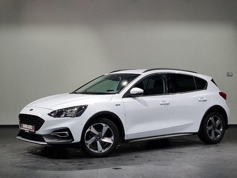 Usata Ford Focus Active 125 CV (91 kW) 2022 Bianco Berlina