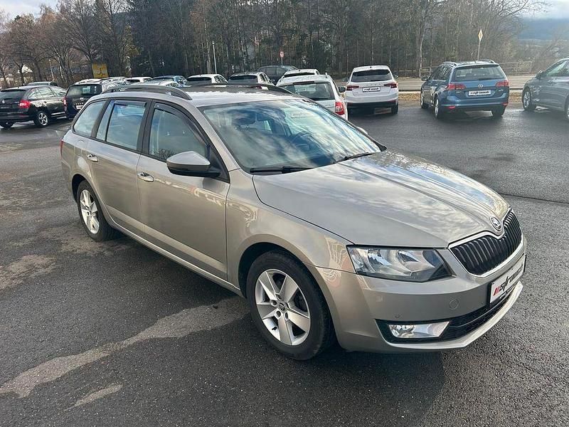 Gebraucht Skoda Octavia Ambition 150 PS (110 kW) 2016 Cappuccinobeige metallic Kleinwagen