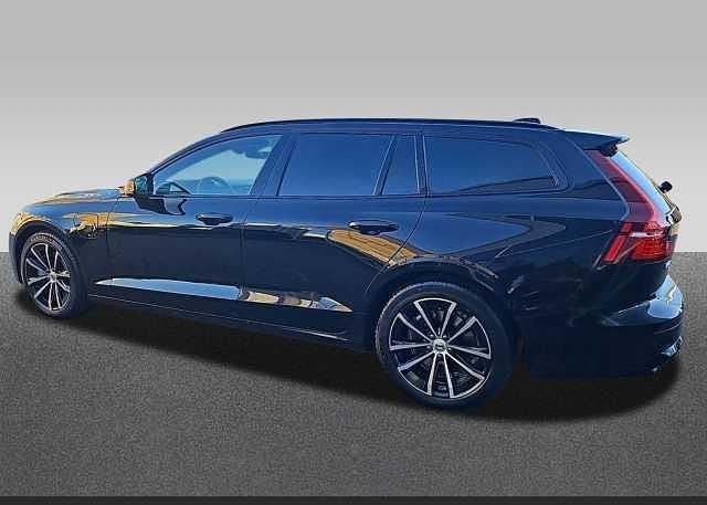 Gebraucht Volvo V60 Plus 349 PS (256 kW) 2025 Schwarz Kombi