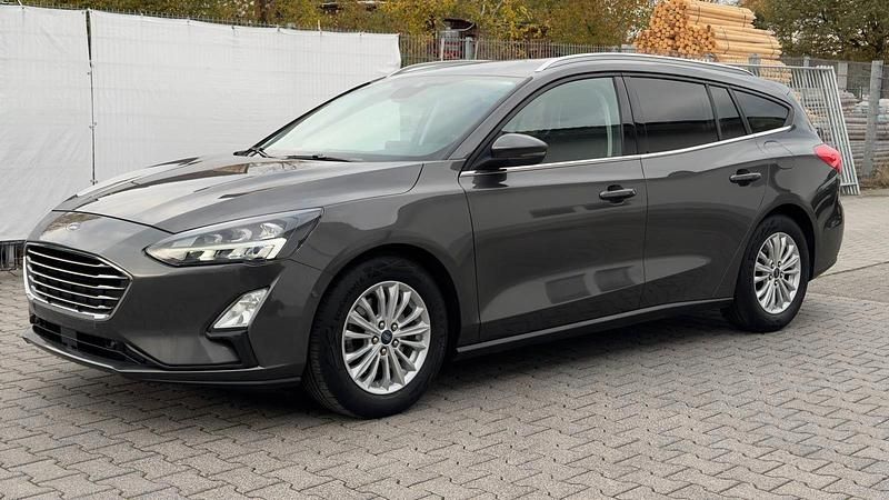 Gebraucht Ford Focus Titanium 120 PS (88 kW) 2020 Grau Kombi