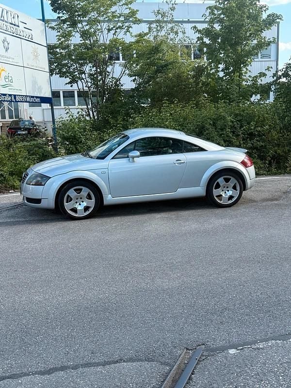 Silber Gebraucht 2000 Audi TT Coupé | 3.300 € (Fairer Preis) - Bild 1/4