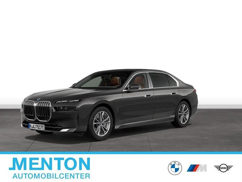 Grau Gebraucht 2024 BMW 750e Limousine | 91.572 € (Superpreis) - Bild 1/4