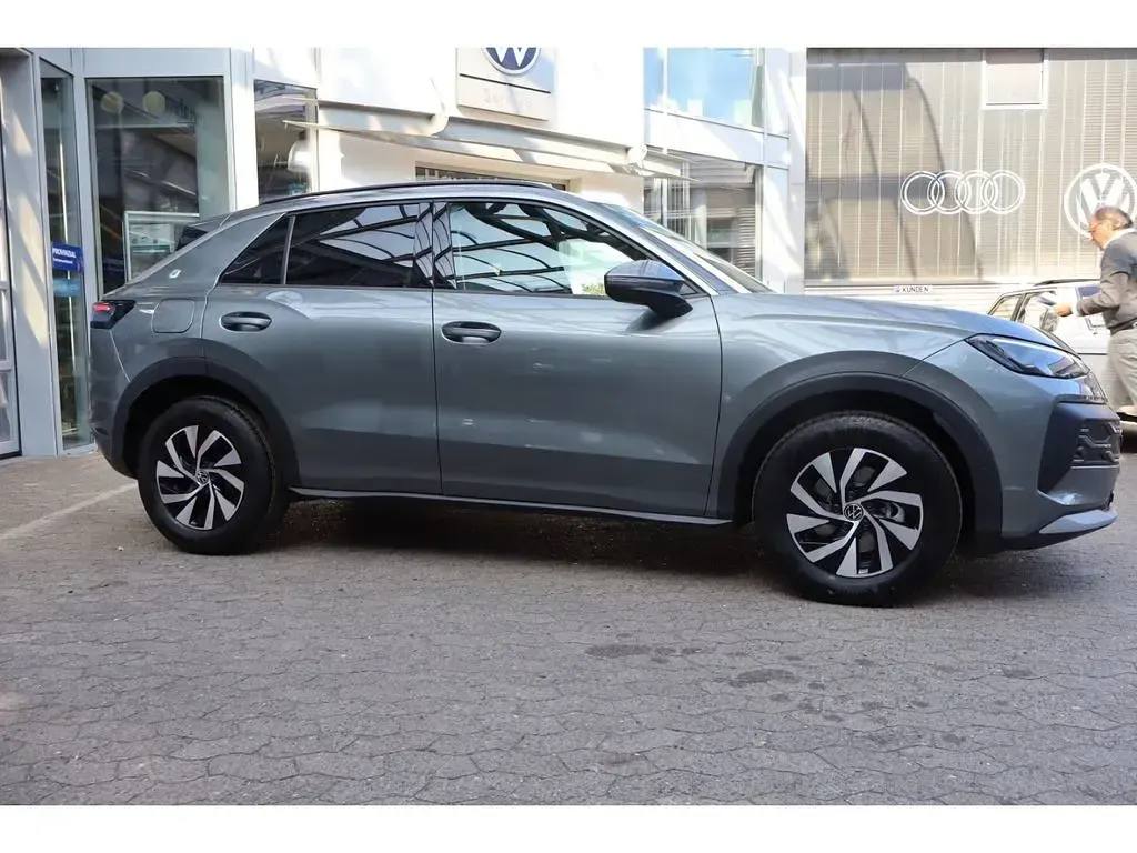Neu VW T-Roc Life 150 PS (110 kW) 2026 Grau SUV